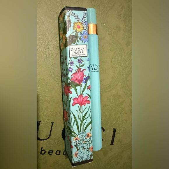 Gucci Flora Gorgeous Jasmine Eau de Parfum Travel Spray 10ml / 0.33 fl o… - Picture 3 of 17